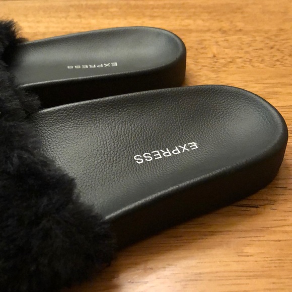 Express black slippers NWT size 6 - Picture 4 of 5